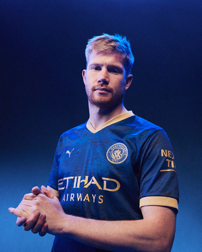 每体：巴萨总监德科希望在今夏引进摩纳哥右后卫万德松