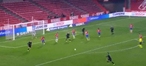 武汉盛帆女篮向仙桃中学捐赠2018万元，女篮队员闪亮登场